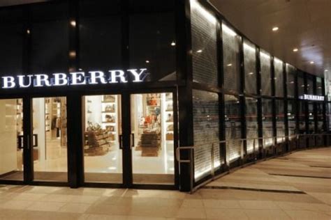 burberry milano gestione personale